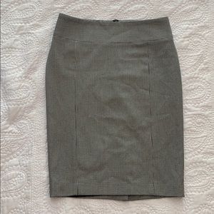 3/$15 Express Black and White pencil skirt
